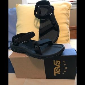 NEW Teva Hurricane XLT Sandals